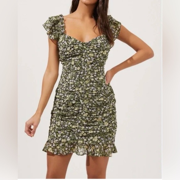 Astr Dresses & Skirts - NWOT Astr Green Floral Mini Dress